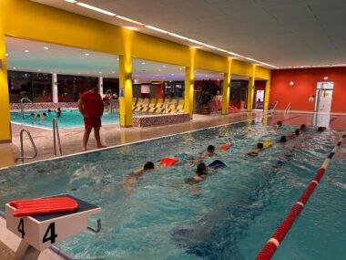 Anfängerschwimmkurs für das Alter 9-14 Jahre (DLRG)