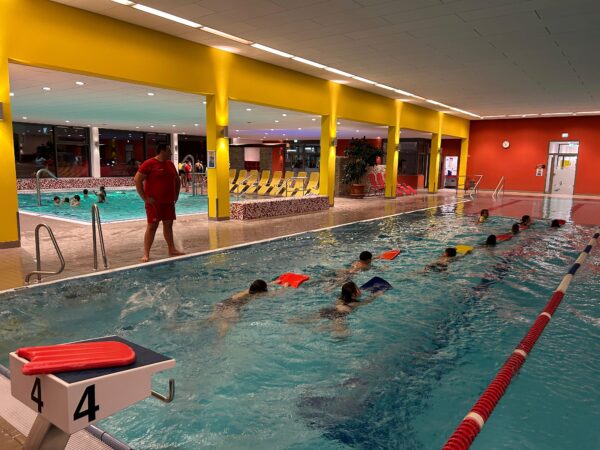 Anfängerschwimmkurs für das Alter 9-14 Jahre (DLRG)
